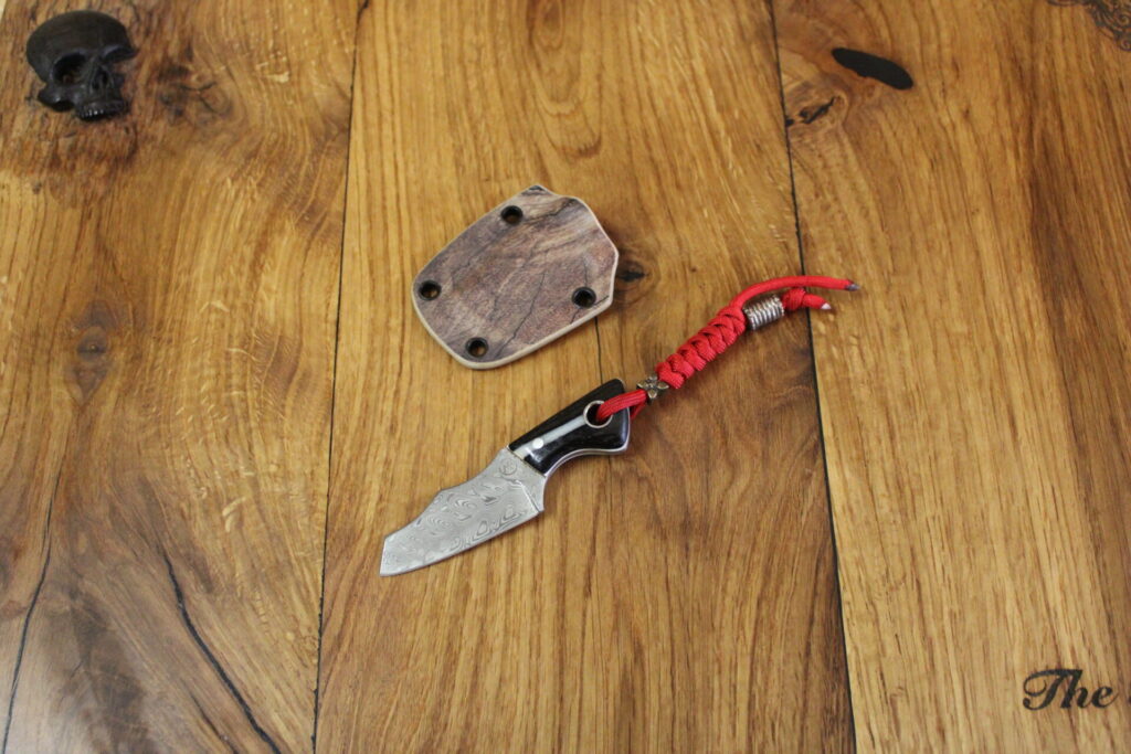 Neckknife_schwarz-weiß_Kydex (2)
